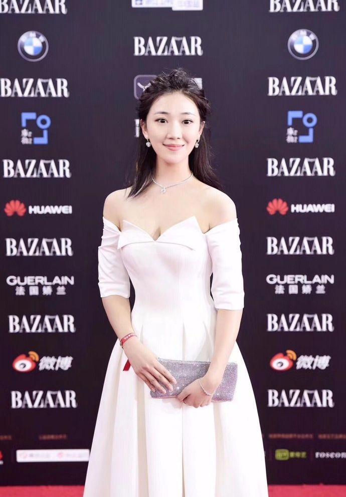 与钟汉良搭戏的何以玫没红, 爱上胡歌的罗伊人火了!