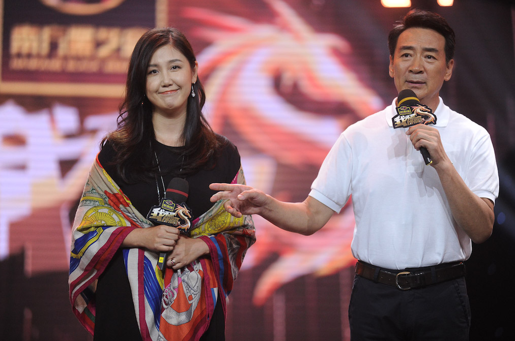 《情深深雨蒙蒙》演员现状:他娶小21岁的娇妻,她成为国家演员!