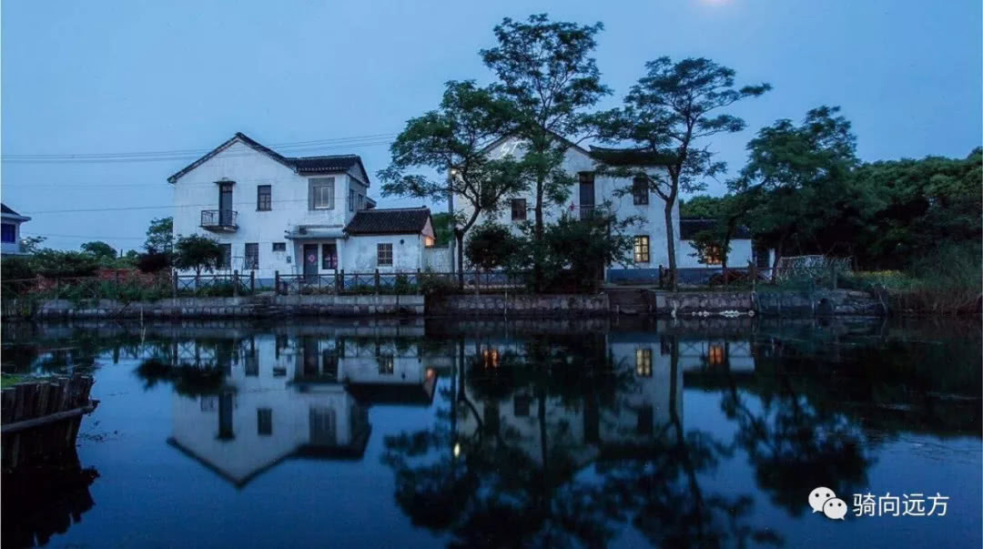 这个村子好像叫姜里村!如果你要在路线