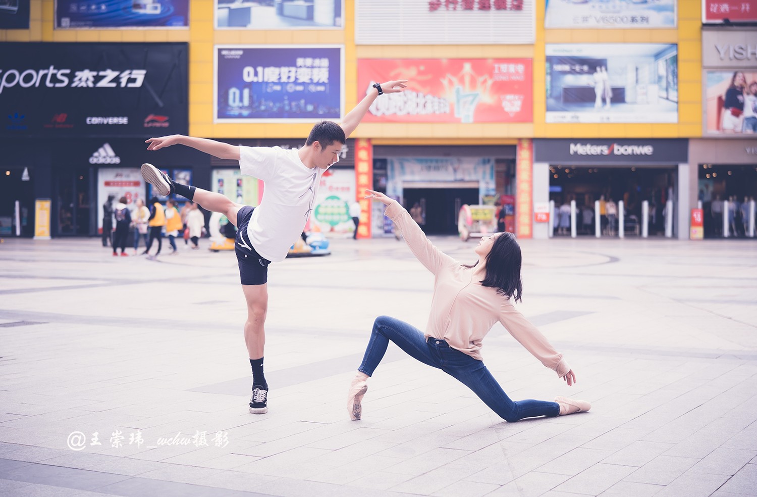 舞者舞动岂止在舞台—一组街拍芭蕾