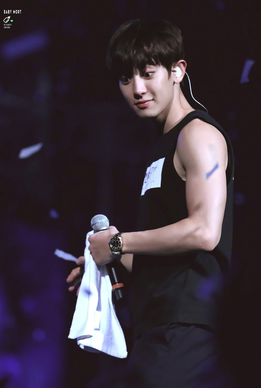 朴灿烈结实有力的胳膊进化论,可以了可以了,别再举铁了