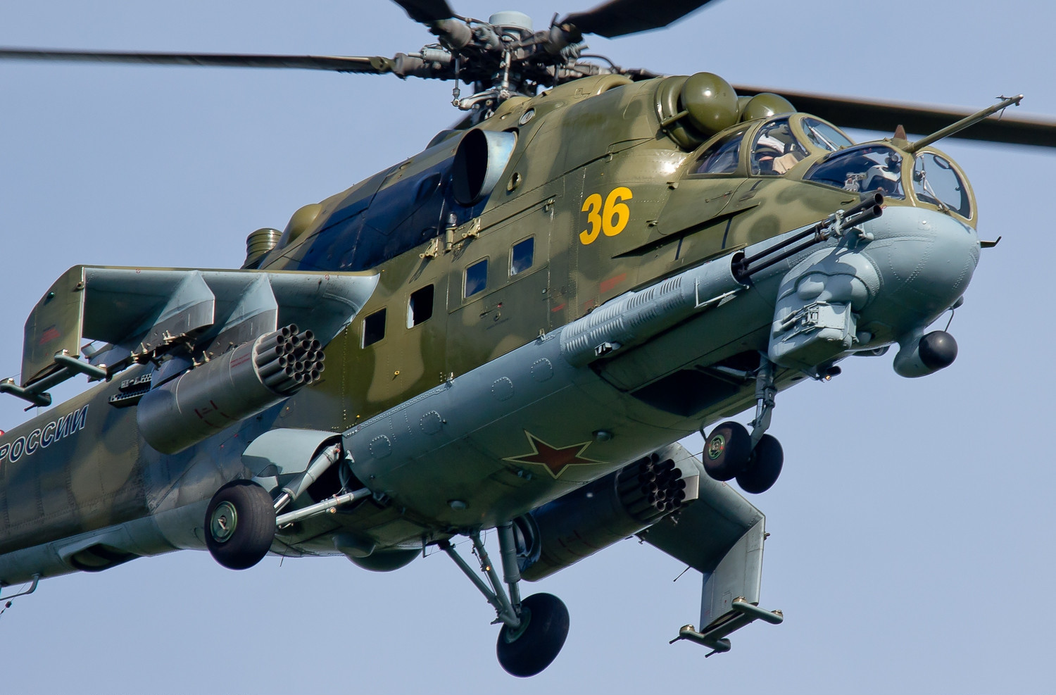 苏联俄罗斯武装直升机的先驱者米24型雌鹿武装直升机