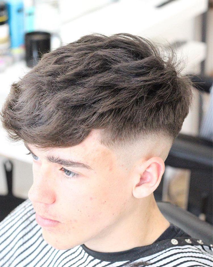 剪半截的型男发型很有男人味