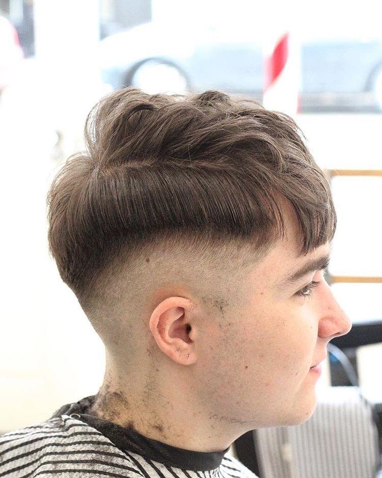 剪半截的型男发型很有男人味