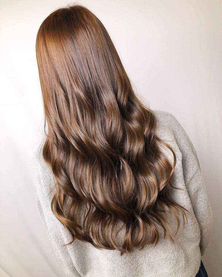 长发染这样的流行色,回头率一定很高