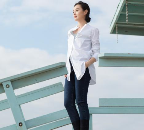 41岁打扮的比凌玲时髦多, 身上的裤子真好看|吴越|牛仔裤|高腰_新浪