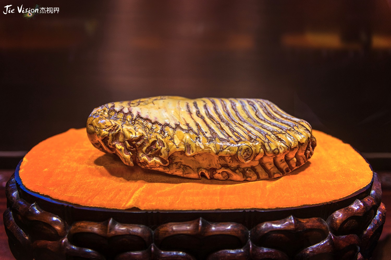 峨眉山镇山三宝惊现万年寺!虽珍藏数年但却鲜为人知!