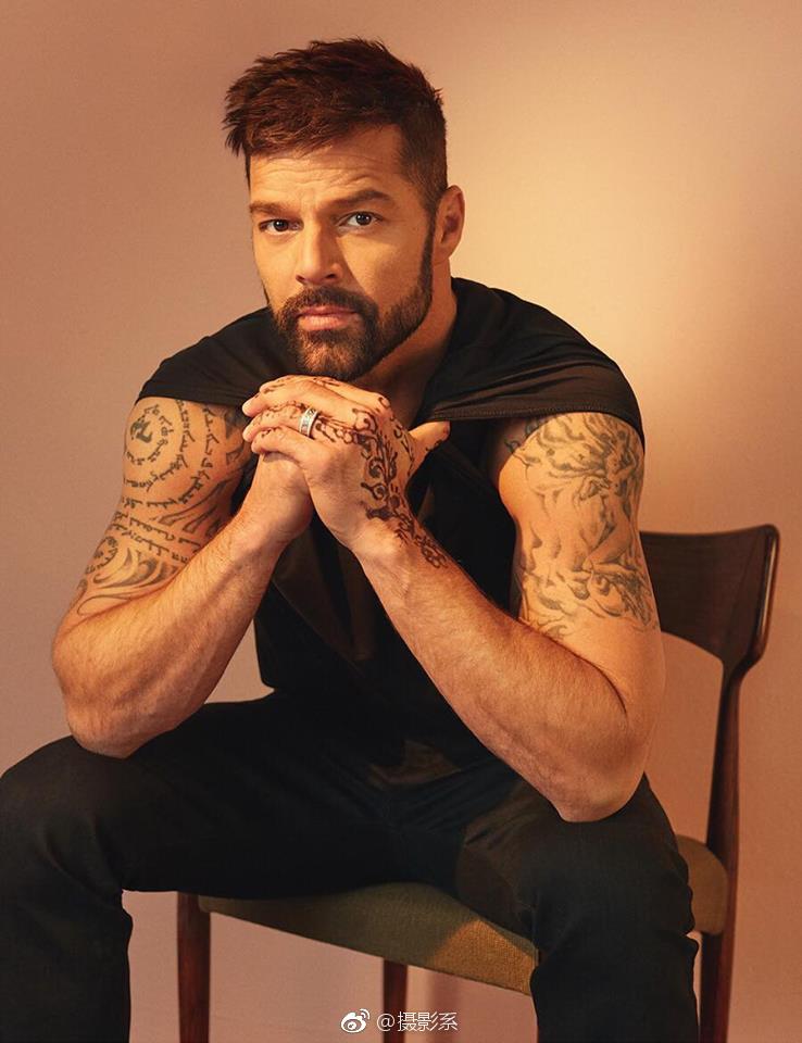 性感的rickymartin对留胡子的男人真是难以抵抗