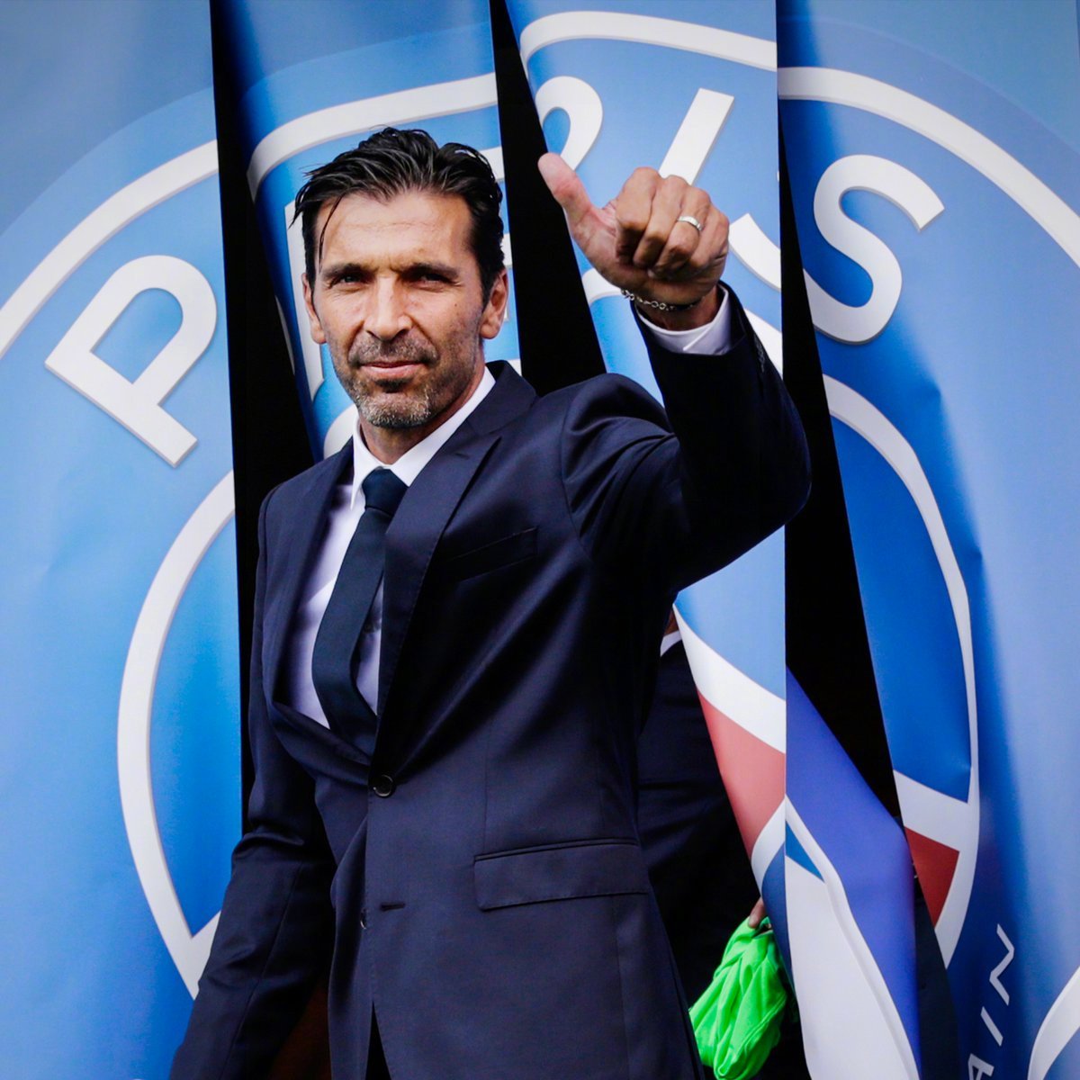 布冯亮相巴黎王子公园球场