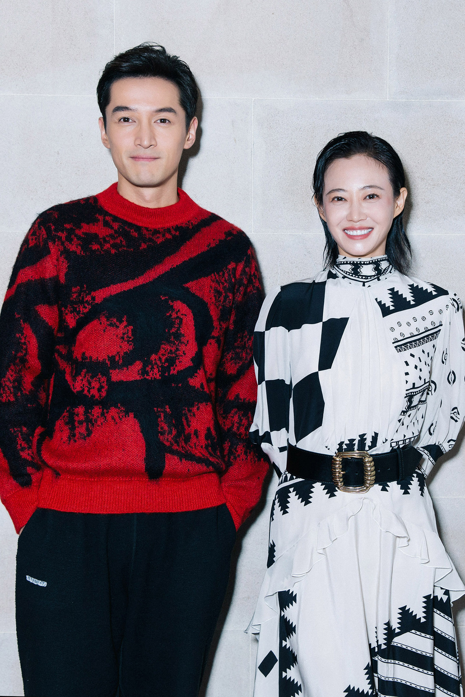 谭卓出席《你好,之华》发布会 搭档胡歌默契十足