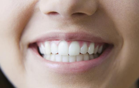 牙齿矫正靠谱吗?这三种方法,还你一口整齐牙齿