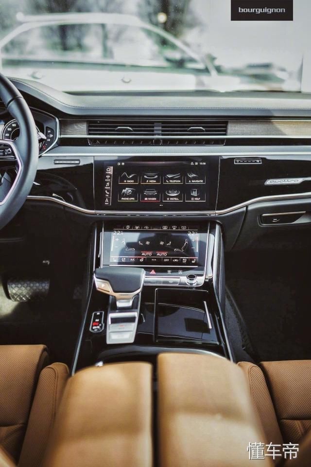 看了全新奥迪a8的内饰!你觉得世上还有豪华内饰吗?