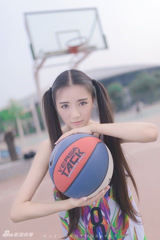 双马尾篮球女孩!