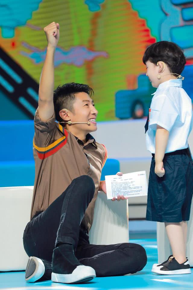 邓莎儿子大麟子软萌可爱,参加《童言有计》,最让撒贝宁省心