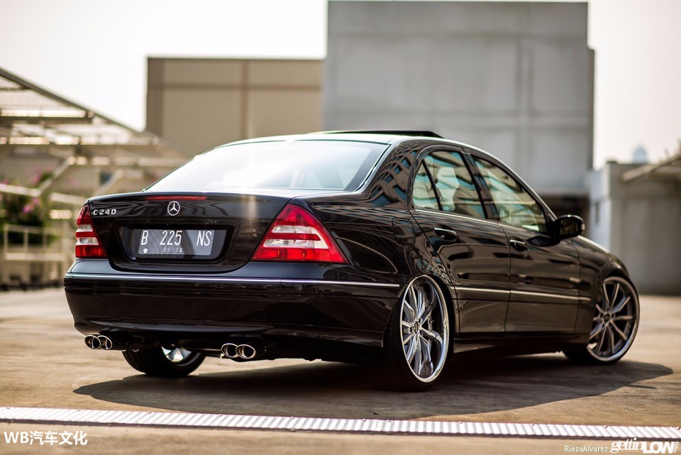 06款四眼奔驰w203 c240改装案例