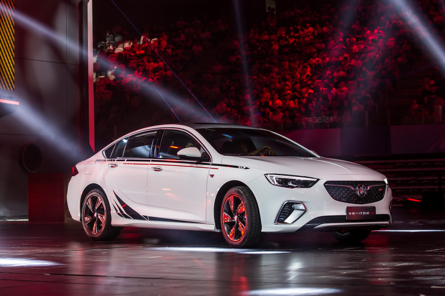 98万元 别克君威gs穿越火线联名限量版上市