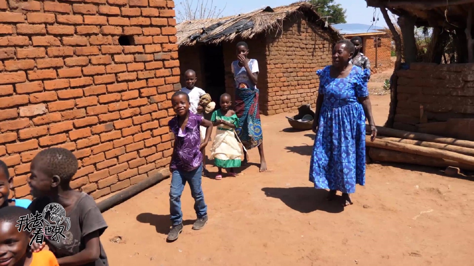 非洲最贫困国家的贫富差距:富人穿60美金的凉鞋,小孩子光脚