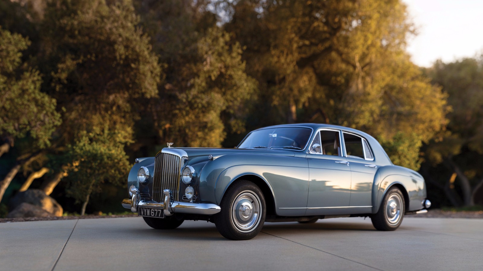 跨越时代的超级豪华轿车宾利的s1