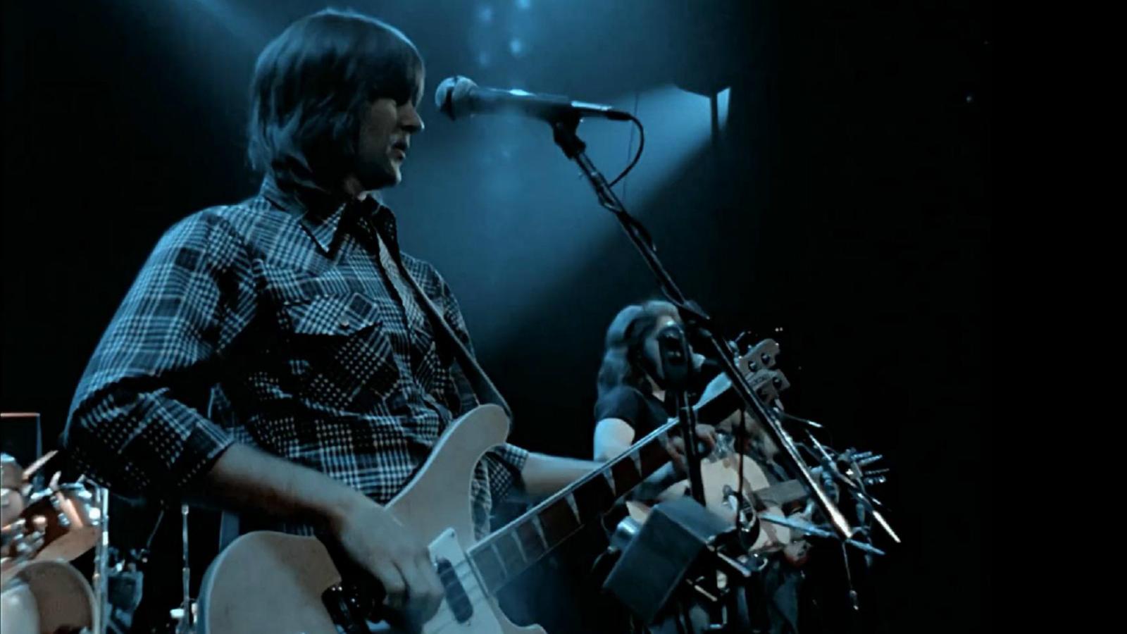 老鹰乐队《加州旅馆》1977年华盛顿现场版,真正的时代经典啊