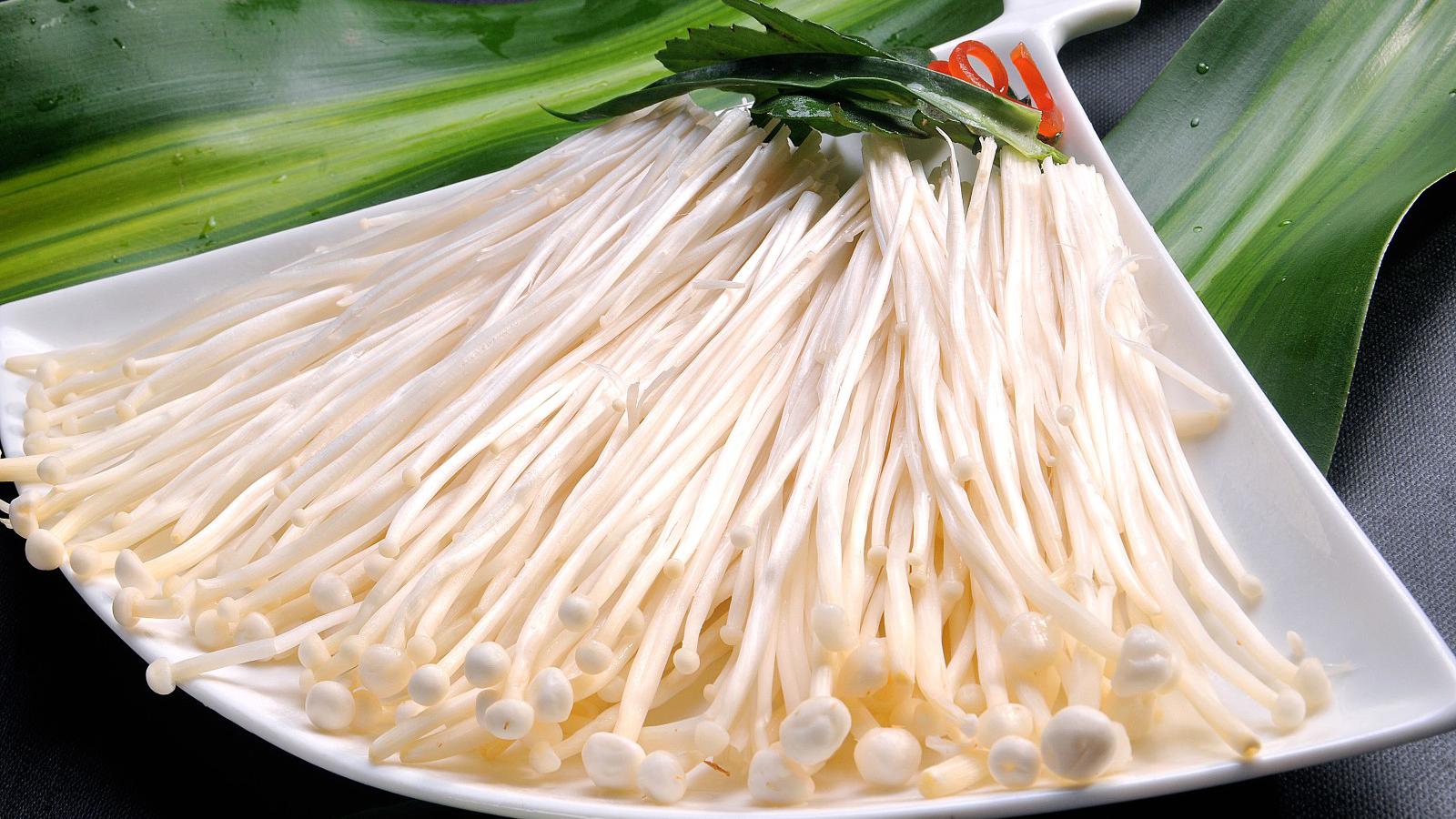 每天小捆金针菇,身体健康吃出来,护肝降脂清理胆固醇