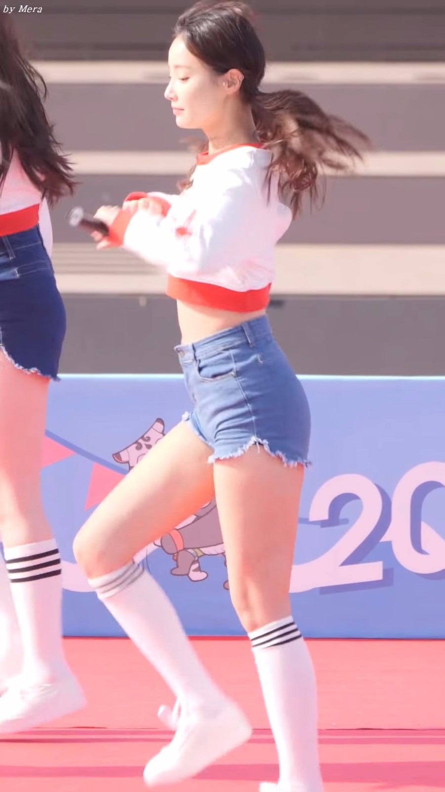 饭拍momoland女团的妍雨小姐姐歌舞baam好美啦