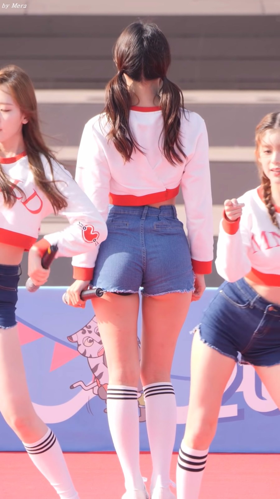 饭拍momoland女团的妍雨小姐姐,歌舞《baam》,好美啦|baam|小姐姐