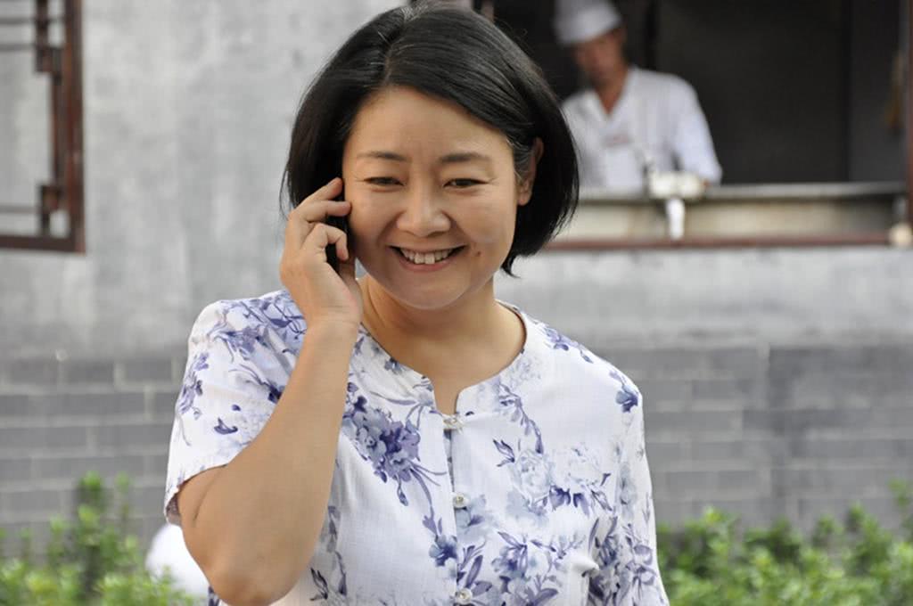 她因长相6年没戏拍,却搭档李幼斌成名,现年纪越大越红!