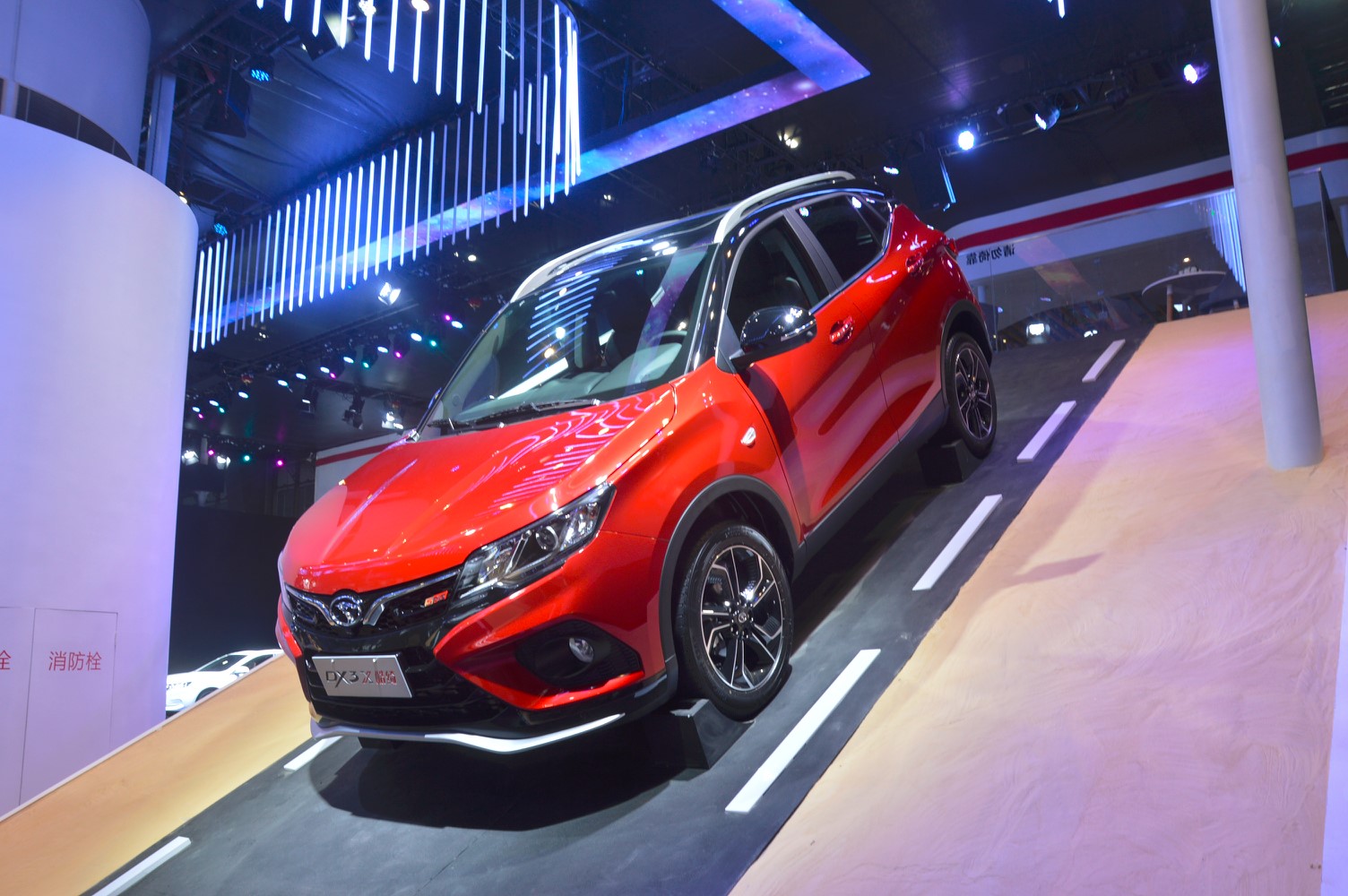 加码轿车市场,东南汽车a5翼舞4.99万元起上市