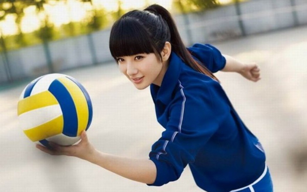 排球美女小姐姐清爽来袭,最后一张的姿势太奇葩!