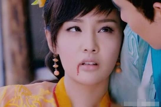 杨幂吐血好美,赵丽颖吐的最真实,刘亦菲仙气逼人