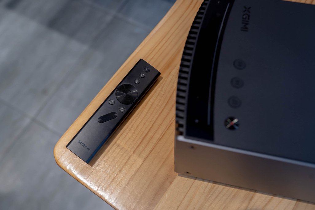 憋了两年的大招极米旗舰新品h2slim投影仪评测