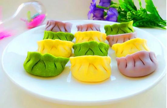 第一次看到彩色饺子,南方的小伙伴问是不是用了染色剂?