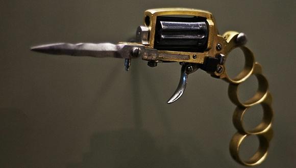 世界上最烂的3把枪,设计师简直脑洞大开,看造