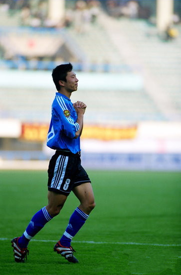 大连足球史上今天99年王鹏扳平阎嵩生涯首球万达实德联赛首胜