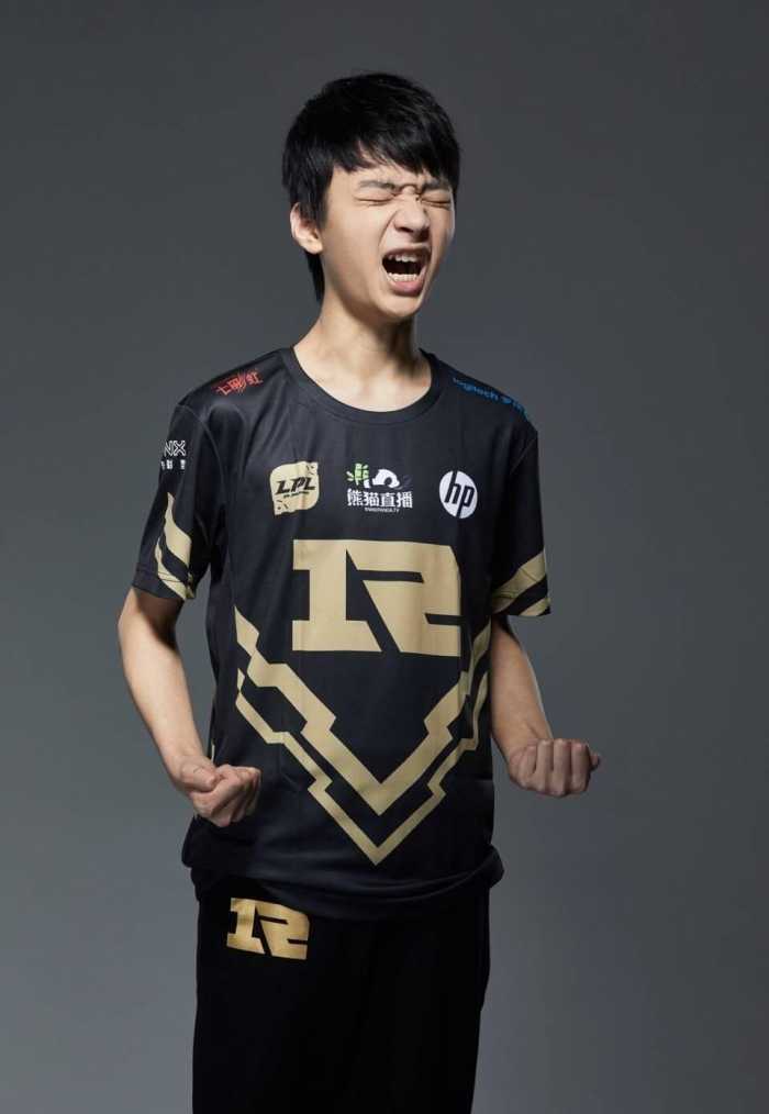 rng晒队员咆哮定妆照,让男最有气势,麻辣香锅有偶像包袱了!