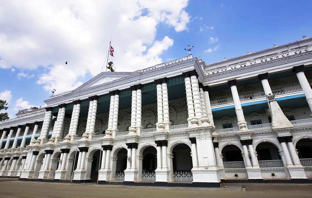 中国资助了尼泊尔太阳能光伏,在加德满都,尼泊尔官方政府所在地辛哈杜