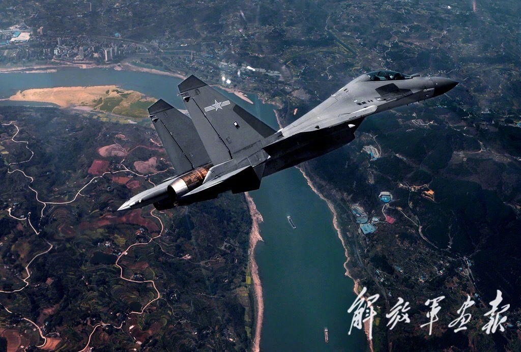 西部战区歼16队伍里混进两架苏35找找看