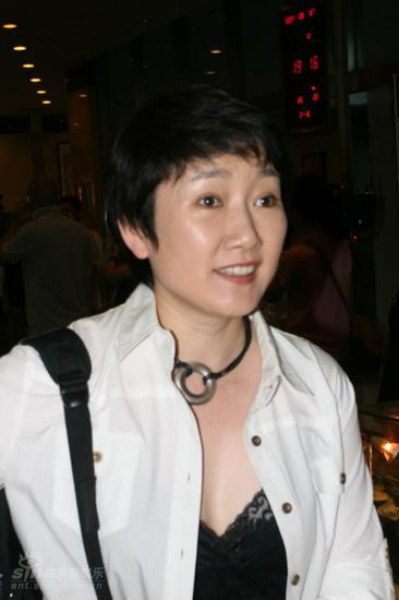 国家一级演员,上过春晚,是王刚的前妻,如今58岁仍孤身一人