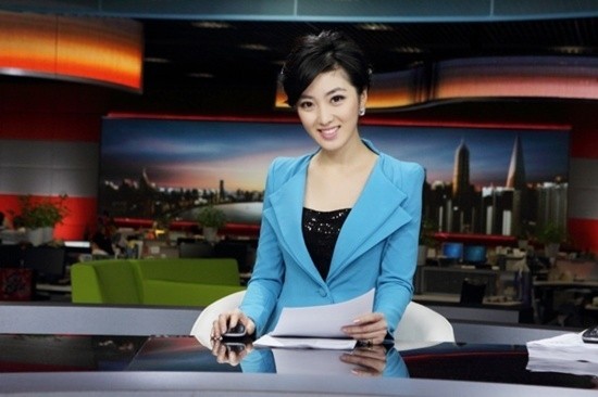 何卿,中国女主持人|看东方|何卿|主持人_新浪新闻