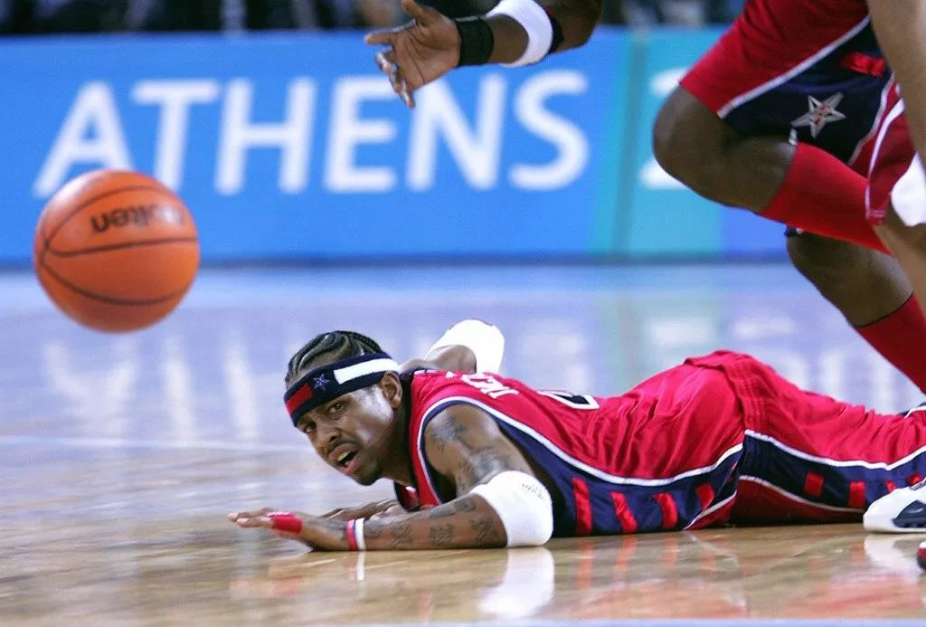 身穿4号球衣的艾弗森你还记得吗?