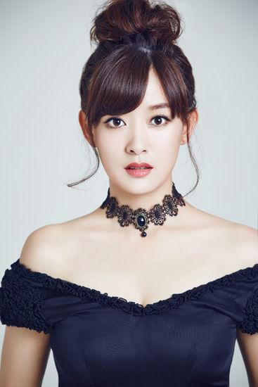 20岁选秀出道,黄轩暗恋她十年,和胡歌搭档后爆红