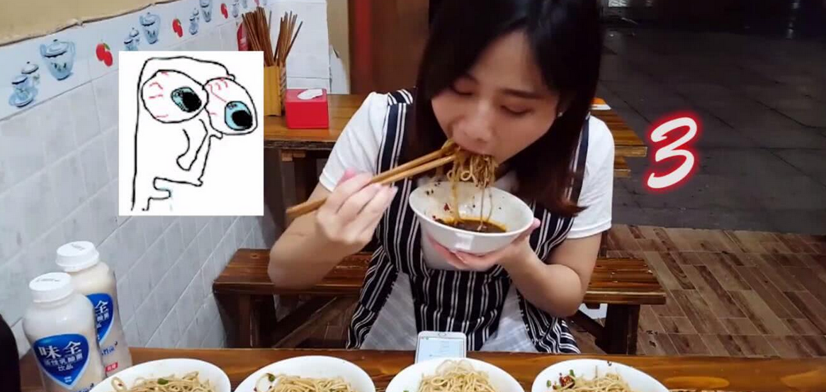 大胃王密子君吃凉面凉糕伤心凉粉,5碗只够开开胃,又哭了