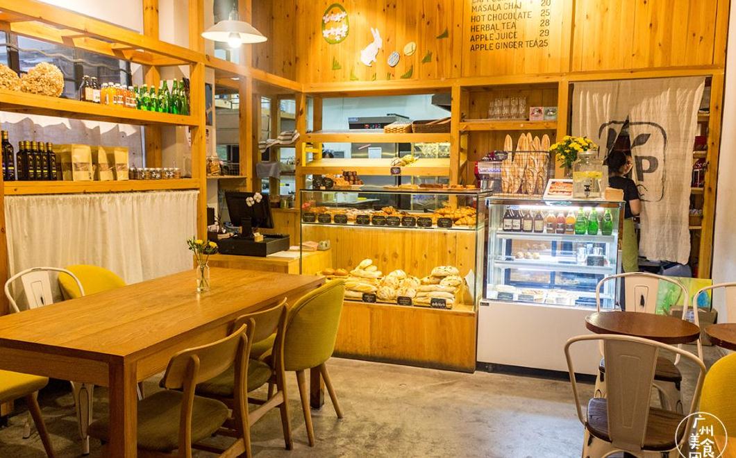 只有6张台,却凭1只"牛角",成为广州no.1网红面包店!