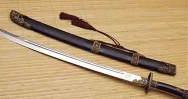雁翎、柳叶、绣春、唐刀、戚家刀、日本刀有什么区别？|武器|雁翎刀|唐刀_新浪新闻