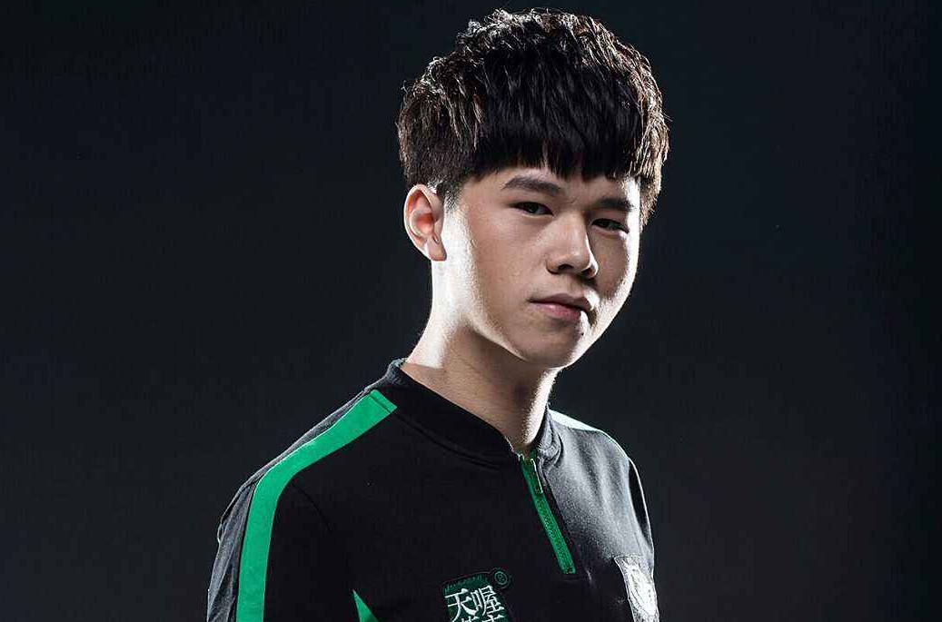 英雄联盟:"极限反杀"只服毒纪!残血贾克斯vs满血男枪