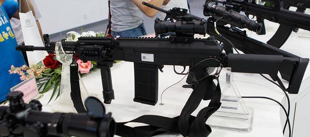 这个美国大兵试了一下|伊拉克|邓纳姆|大兵_新浪新闻