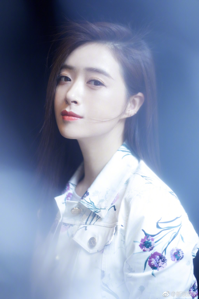 蒋欣暴瘦认不出锥子脸大长腿小蛮腰说了一句话引无数人点赞