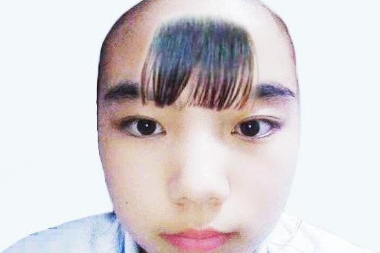 女孩求大神给p个刘海,目测女孩已经哭晕在厕所了