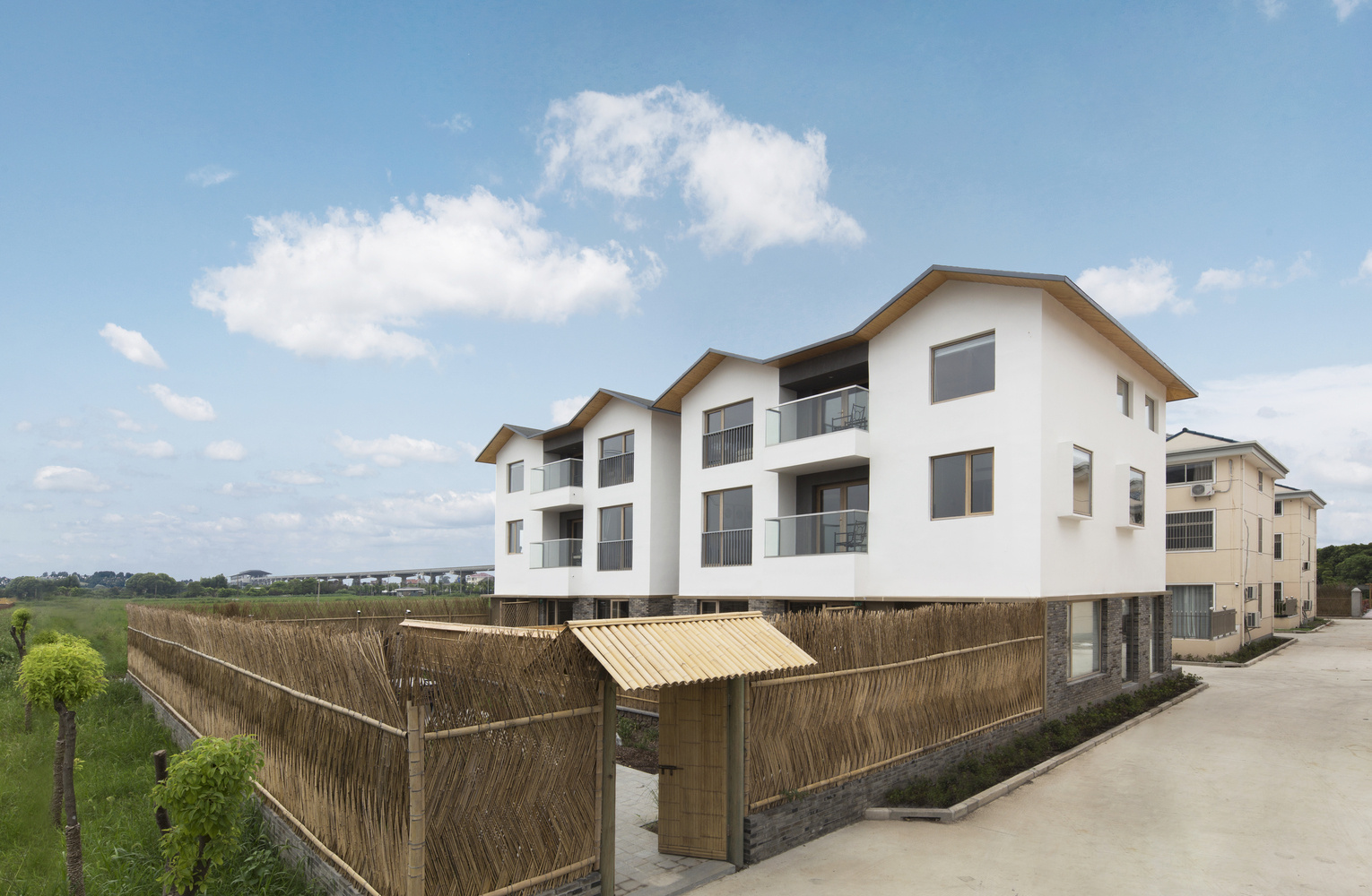 这是一个位于上海新场的民宿改造项目