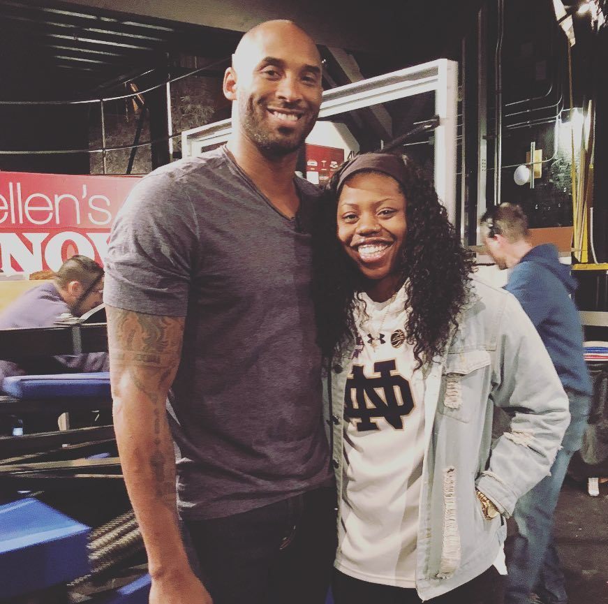 ncaa冠军后卫arike ogunbowale发布了与科比合照